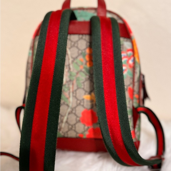 Authentic Gucci bagpack - Picture 3 of 10